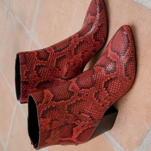 Red python embossed bootie by Dolce Vita sz9 never worn